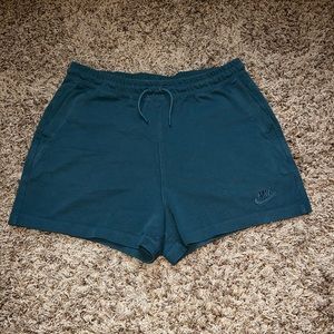 Nike Cotton Shorts - M